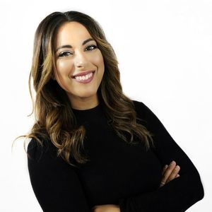 Meet your Posher, Stephanie